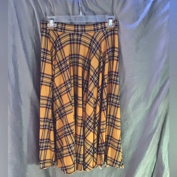 Kingdom crafts skirt size small.( Box CV ) - Picture 1 of 2